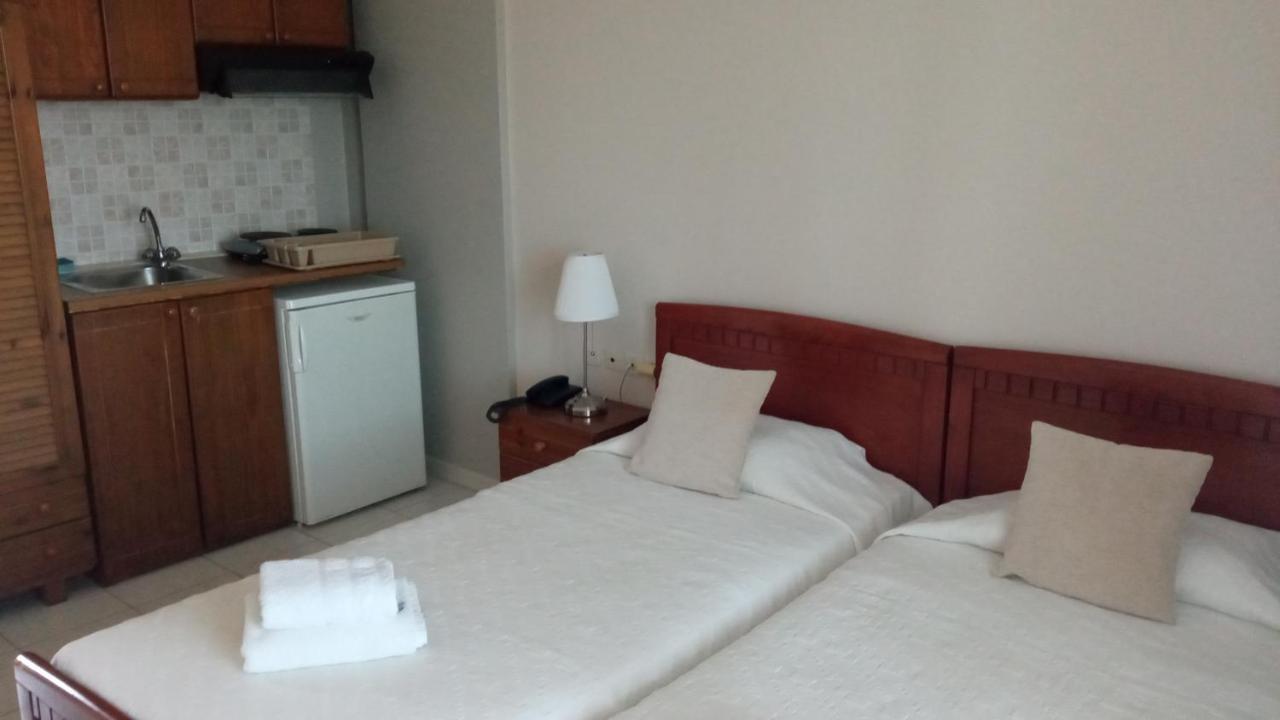 Hotel Pavlos - Studios Tolón Buitenkant foto