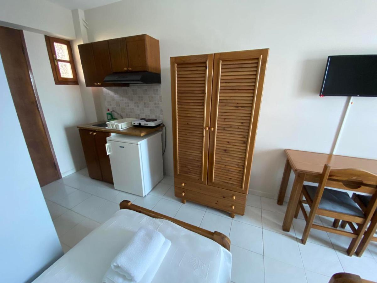 Hotel Pavlos - Studios Tolón Buitenkant foto