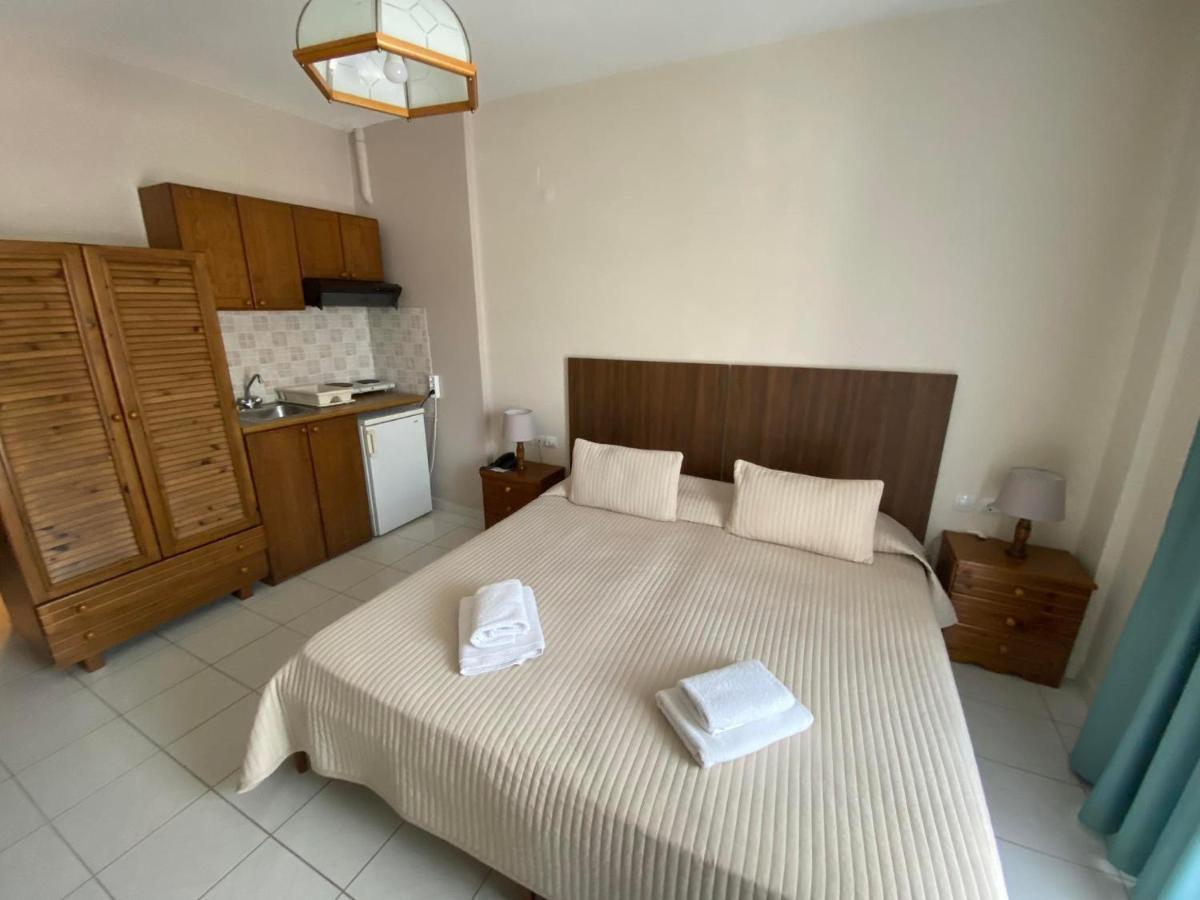 Hotel Pavlos - Studios Tolón Buitenkant foto